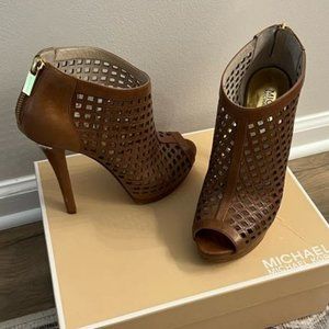 Michael Khors Leather Caged Cognac Open Toed Pumps